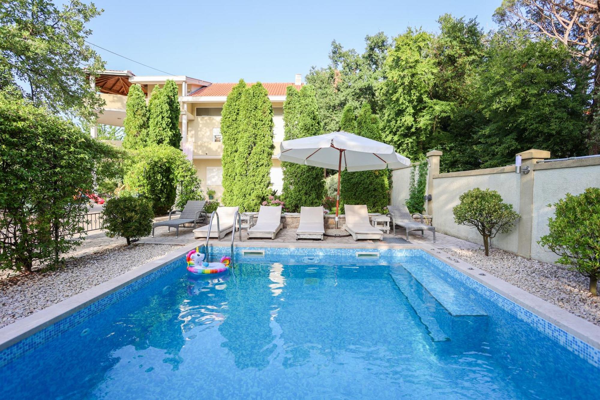 Villa Besha 헤르섹 외부 사진